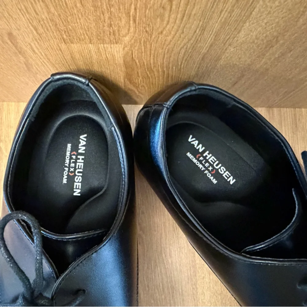 Van Heusen Flex Black Dress Shoes Men’s Size 10W | Like New | Box Included